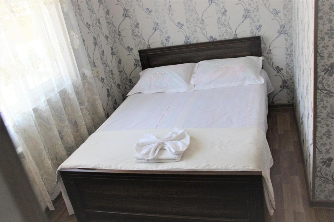Hotel Oniks 库塔伊西 外观 照片