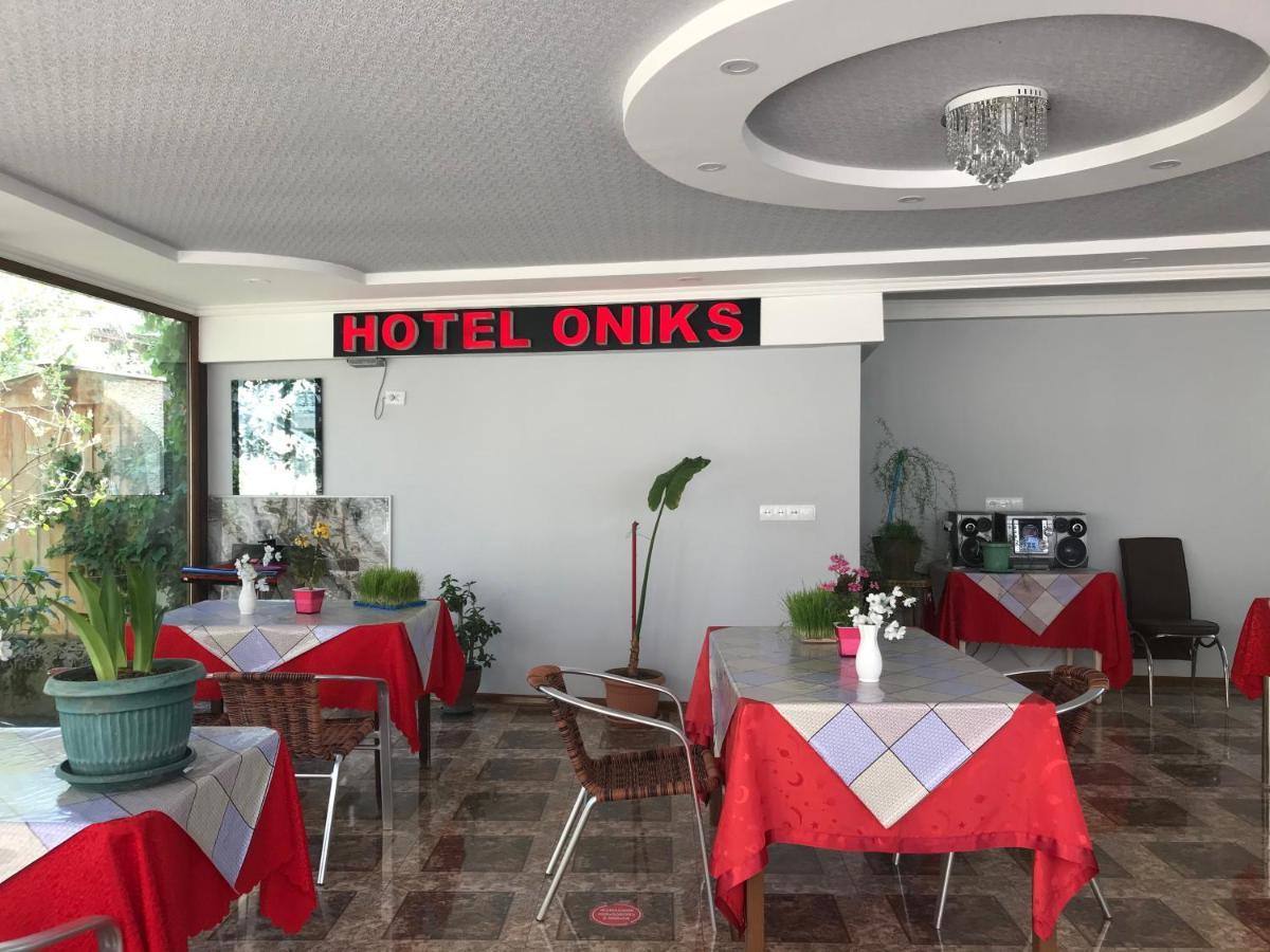 Hotel Oniks 库塔伊西 外观 照片