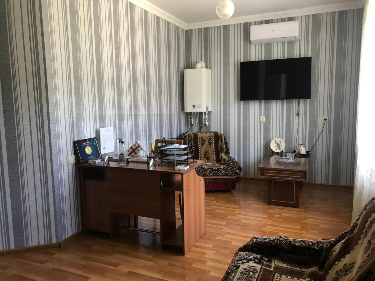 Hotel Oniks 库塔伊西 外观 照片