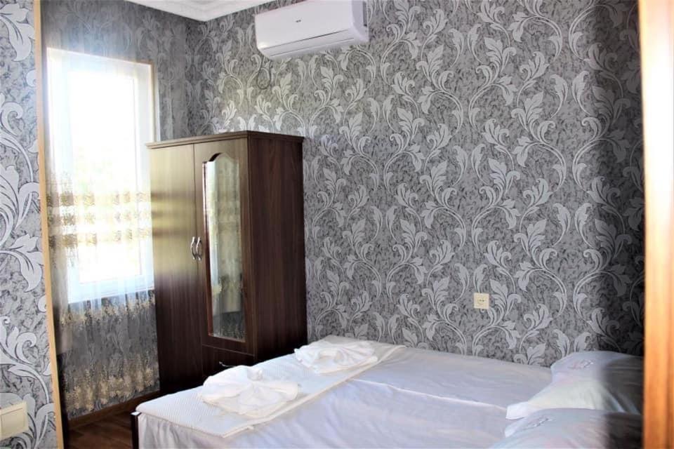 Hotel Oniks 库塔伊西 外观 照片